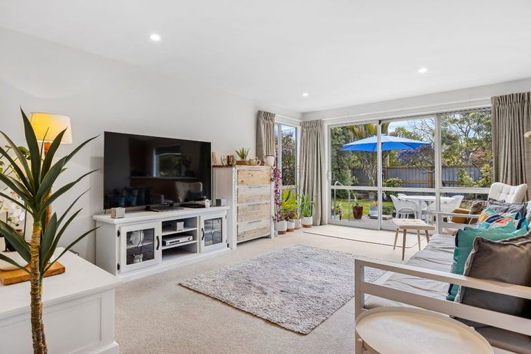 Photo of property in 1/3 Sumnervale Drive, Sumner, Christchurch, 8081