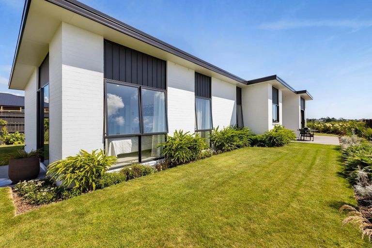 Photo of property in 12 Greenpath Lane, Hurworth, New Plymouth, 4310