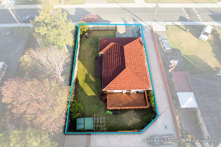 Photo of property in 27 Fairdene Avenue, Henderson, Auckland, 0610