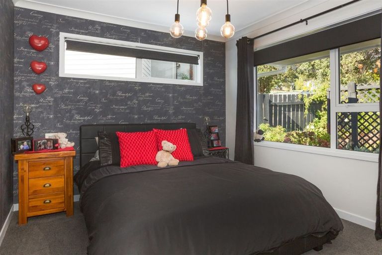 Photo of property in 19 Mercury Way, Whitby, Porirua, 5024