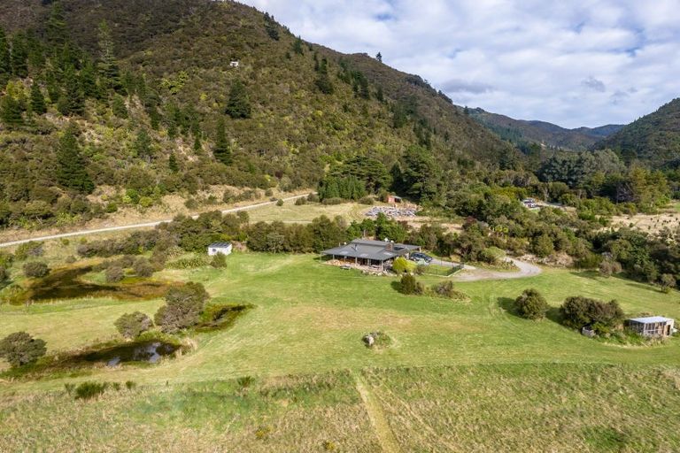 Photo of property in 944 Mangatarere Valley Road, West Taratahi, Carterton, 5791