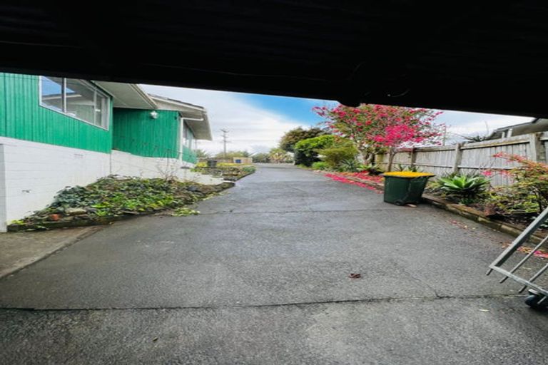 Photo of property in 26 Royal Road, Massey, Auckland, 0614