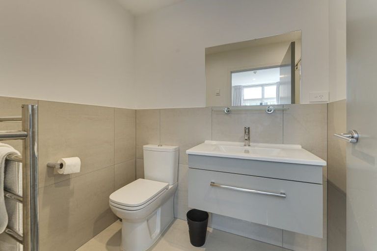 Photo of property in Wyndham Gardens Apartments, 30 Red Oaks Drive, Frankton, Queenstown, 9300