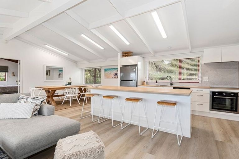 Photo of property in 1951 Cove Road, Mangawhai, Kaiwaka, 0573
