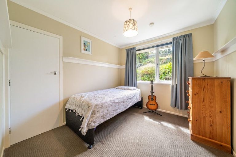 Photo of property in 35 Poto Road, Normandale, Lower Hutt, 5010