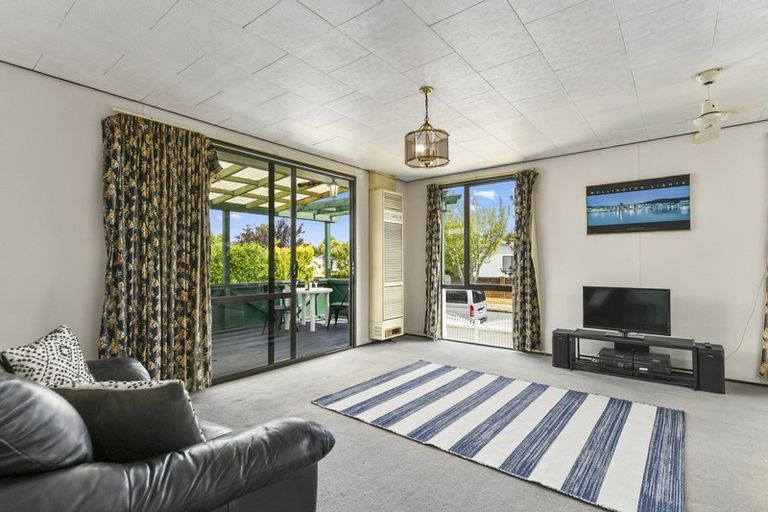 Photo of property in 10 Memphis Grove, Totara Park, Upper Hutt, 5018