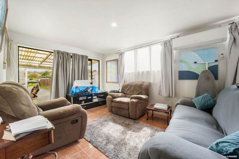 Photo of property in 8 Sabot Place, Massey, Auckland, 0614