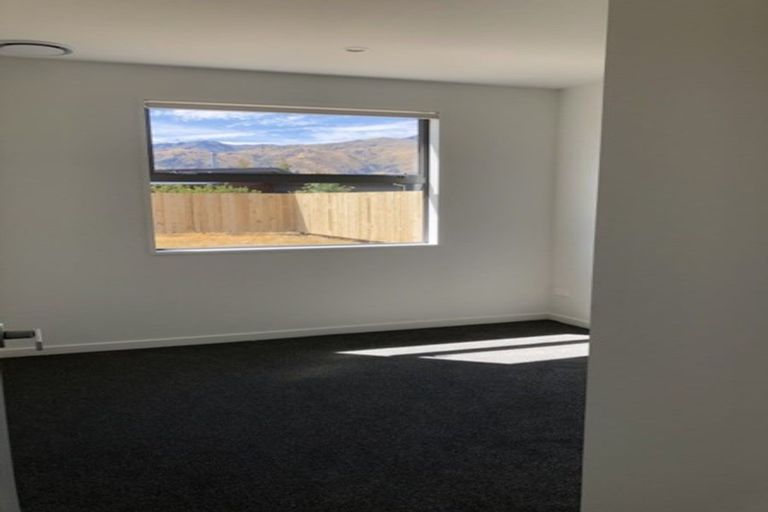 Photo of property in 18 Brewster Crescent, Lake Hawea, 9382