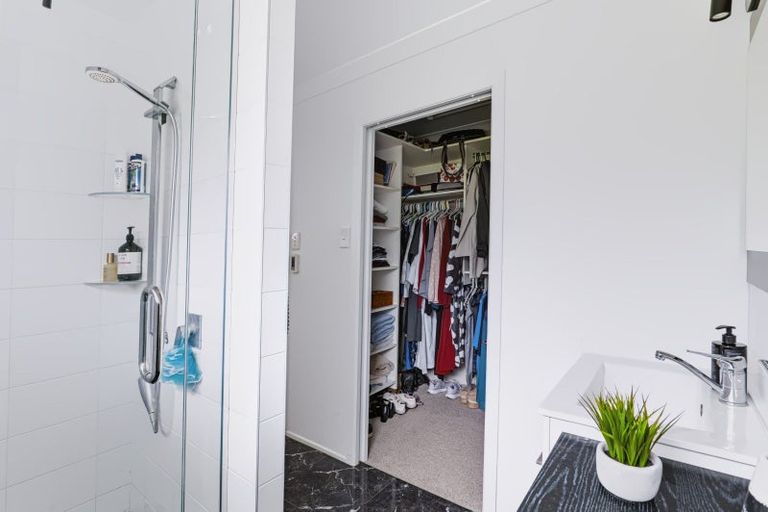 Photo of property in 172a Mangorei Road, Merrilands, New Plymouth, 4312