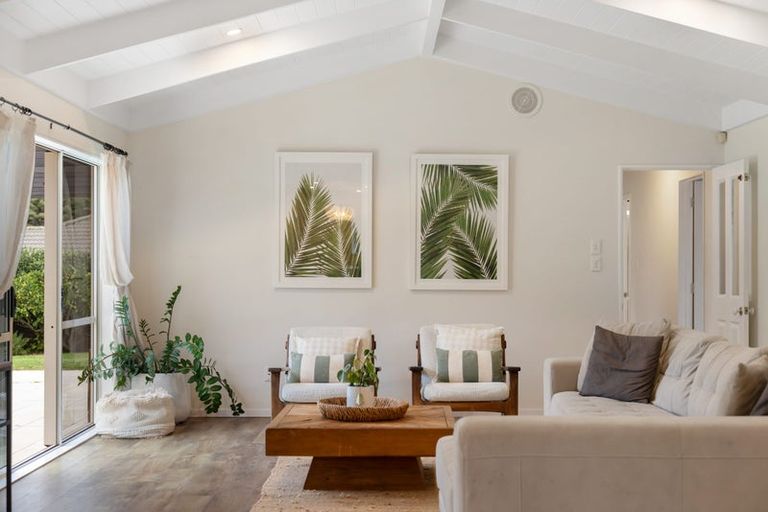 Photo of property in 35 Cloverfields Drive, Waimauku, 0812