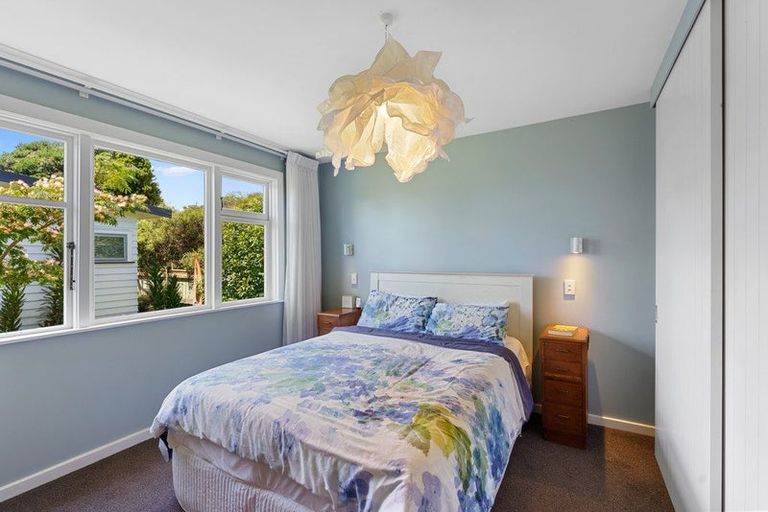 Photo of property in 26 Rauparaha Street, Waikanae Beach, Waikanae, 5036