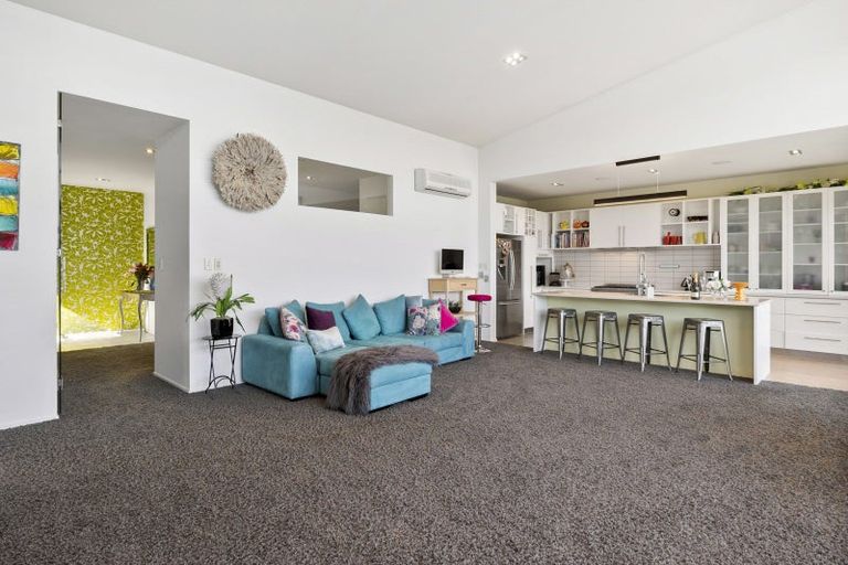 Photo of property in 8a Doon Street, Vauxhall, Dunedin, 9013