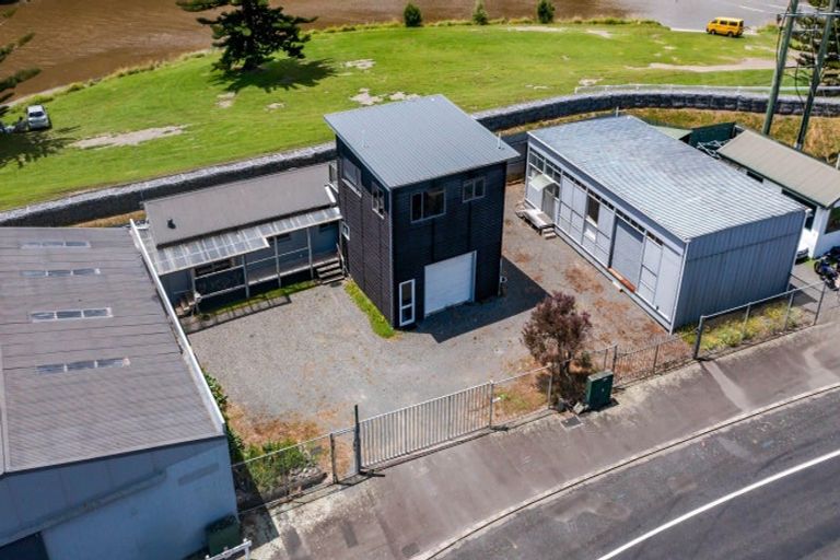 Photo of property in 14 West Quay, Waitara, 4320