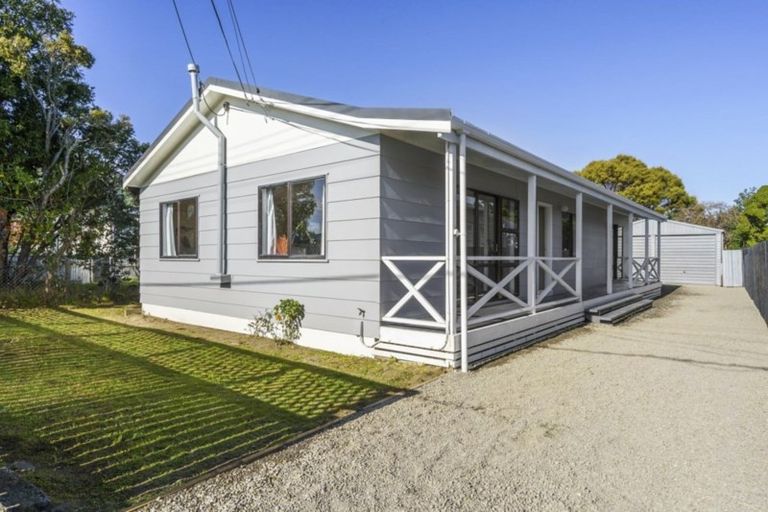 Photo of property in 20 Elizabeth Street, Moera, Lower Hutt, 5010