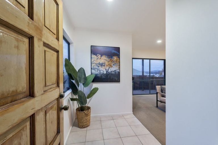 Photo of property in 30 Farquhar Road, Glendene, Auckland, 0602