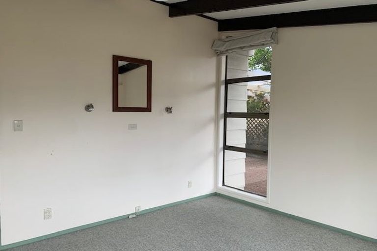 Photo of property in 765 East Coast Road, Northcross, Auckland, 0630