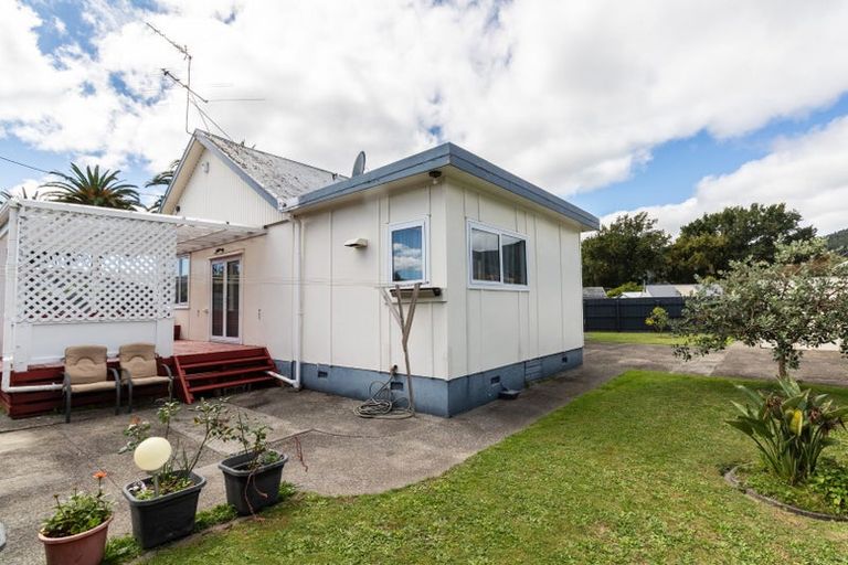 Photo of property in 124 Naenae Road, Naenae, Lower Hutt, 5011