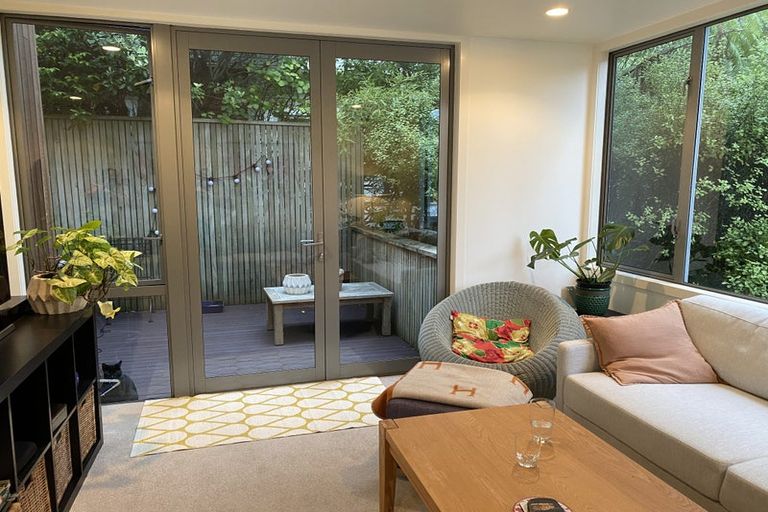 Photo of property in 37e Ngaio Road, Kelburn, Wellington, 6012