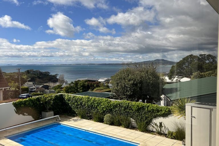 Photo of property in 2a Eastcliffe Road, Castor Bay, Auckland, 0620