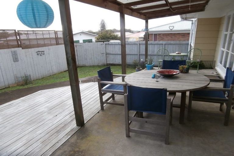 Photo of property in 17 Russell Avenue, Pukekohe, 2120