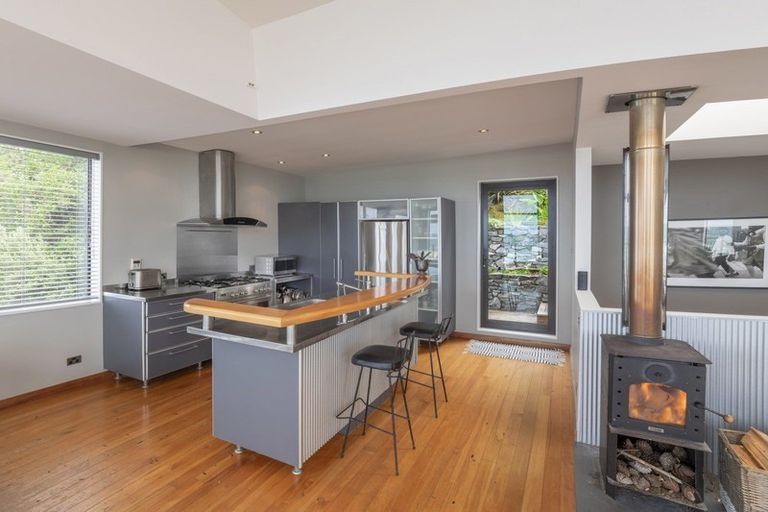 Photo of property in 160 The Esplanade, Houghton Bay, Wellington, 6023