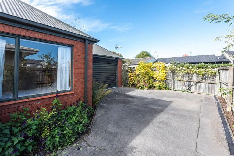 Photo of property in 2/76 Saint Albans Street, St Albans, Christchurch, 8014