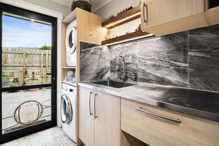 Photo of property in 9 Goddard Way, Sawyers Bay, Port Chalmers, 9023