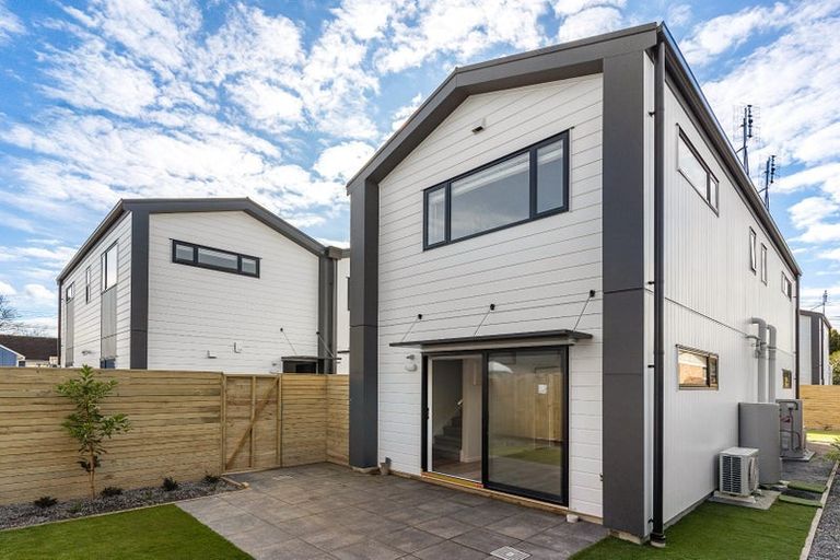 Photo of property in 22a Graham Avenue, Te Atatu Peninsula, Auckland, 0610