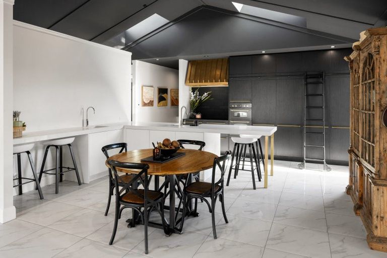 Photo of property in 83 Saint Kilda Road, Cambridge, 3434