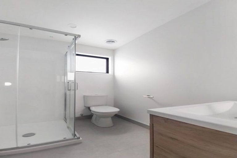 Photo of property in 28 Tima Lane, Mangere Bridge, Auckland, 2022