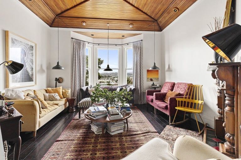 Photo of property in 25 Upper Bourke Street, Kilbirnie, Wellington, 6022