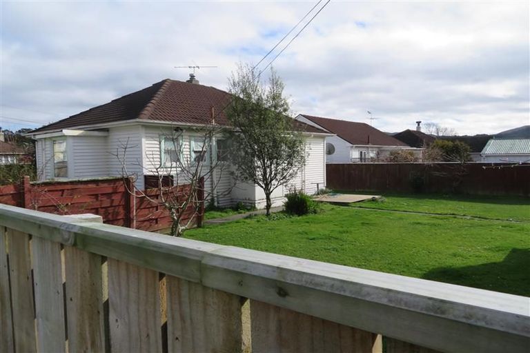 Photo of property in 111 Waddington Drive, Naenae, Lower Hutt, 5011