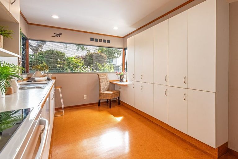 Photo of property in 3 Franklin Avenue, Hokowhitu, Palmerston North, 4410