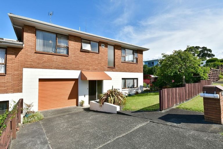 Photo of property in 1/9 Red Beach Road, Red Beach, 0932