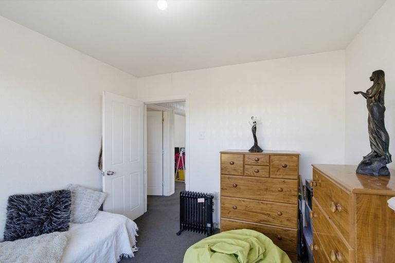 Photo of property in 42 Daniels Road, Redwood, Christchurch, 8051