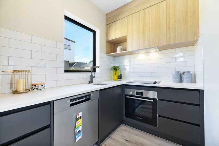 Photo of property in 14e Durham Street, Te Atatu Peninsula, Auckland, 0610