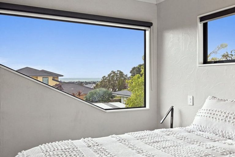 Photo of property in 9 Sandel Rise, Merrilands, New Plymouth, 4312