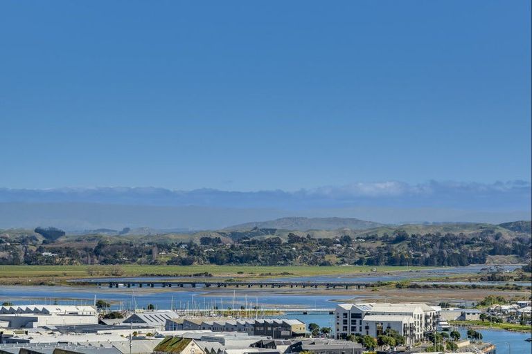 Photo of property in 34 Roslyn Road, Bluff Hill, Napier, 4110