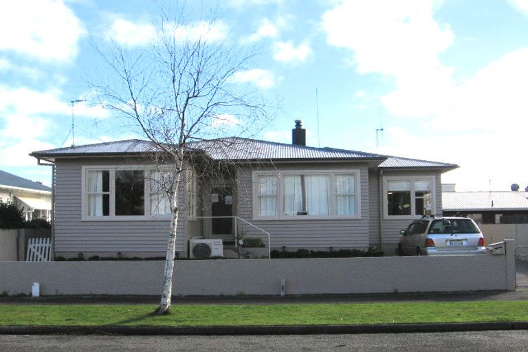 Photo of property in 32 Miro Street, Takaro, Palmerston North, 4410