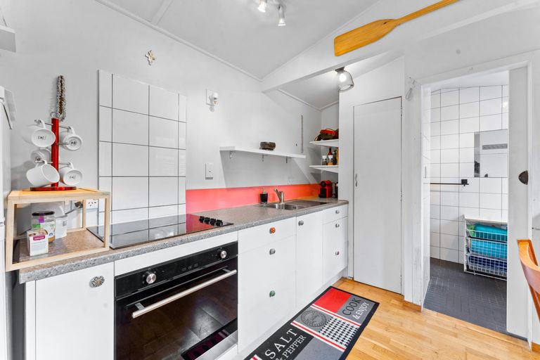 Photo of property in 9 Cotterell Street, Leigh, 0985