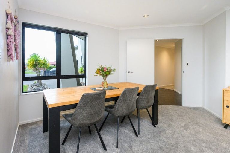 Photo of property in 24 Branigan Parade, Kelvin Grove, Palmerston North, 4414