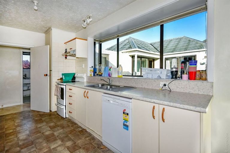 Photo of property in 46 Athol Terrace, Upper Riccarton, Christchurch, 8041