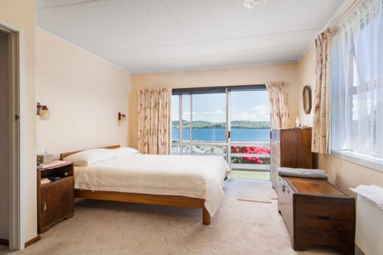 Photo of property in 14 Hinerau Grove, Waipahihi, Taupo, 3330