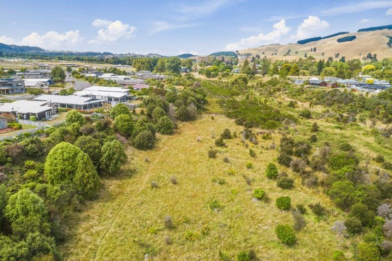 Photo of property in 135 Lisland Drive, Kinloch, Taupo, 3377