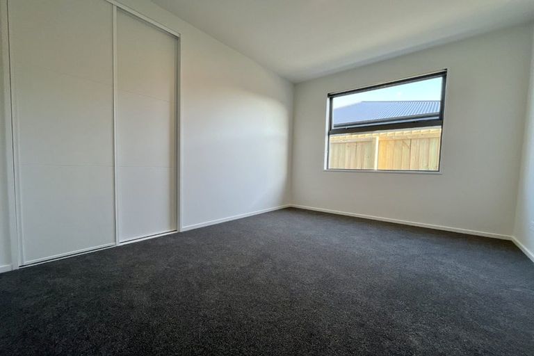 Photo of property in 21 Rita Angus Road, Belfast, 8051