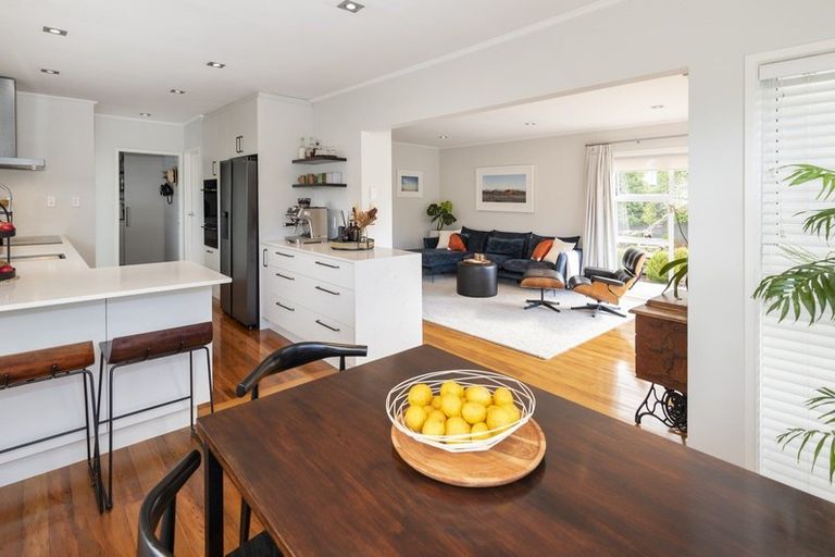 Photo of property in 12 Fordyce Avenue, Sunnyhills, Auckland, 2010