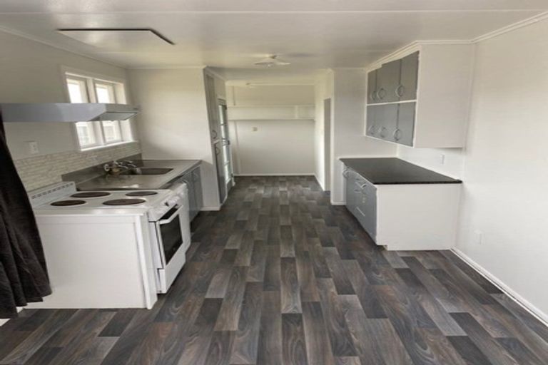 Photo of property in 12 Mosston Road, Castlecliff, Whanganui, 4501