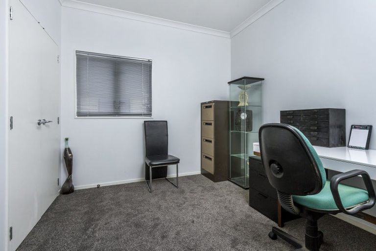 Photo of property in 75 Browns Bay Road, Browns Bay, Auckland, 0630