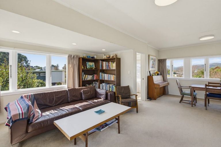Photo of property in 9 Kirkway, Raumati Beach, Paraparaumu, 5032