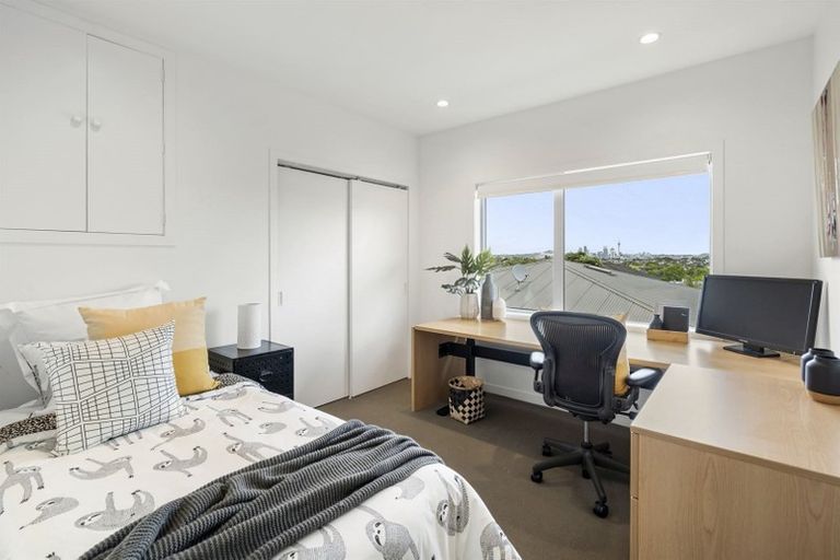 Photo of property in 3 Northumberland Avenue, Hauraki, Auckland, 0622